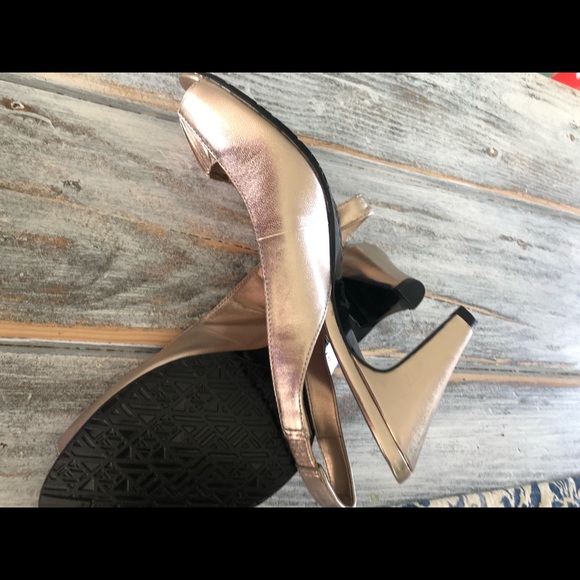 Anne klein gold open toe CLEARING OUT - Picture 3 of 6